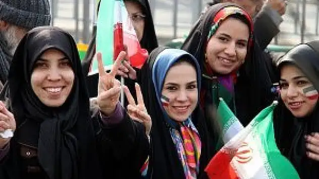 İran İslam Devrimi'nin 35. yıl dönümü kutlandı