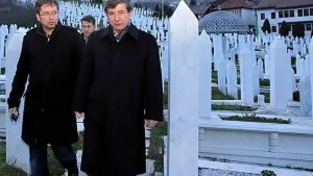 Bosnalı kardeşlerimizin yanındayız