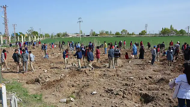 Çumra belediyesi şehitler anısına fidan dikti