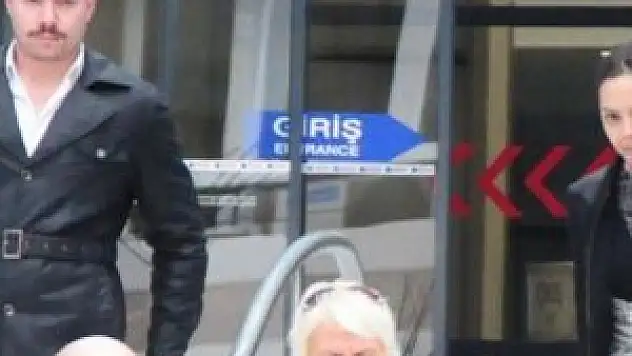 Ebru Gündeş koruma sayısını artırdı