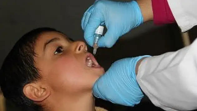 Suriye'de 1 milyon 398 bin çocuk daha aşılandı