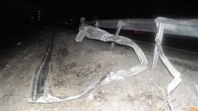 Tır toprağa saplanarak durabildi