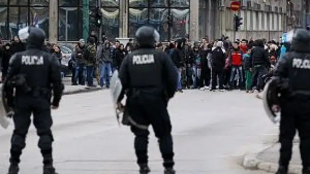 Saraybosna'da göstericiler yine yol kapattı