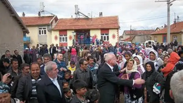 Çat, seçim çalışmalarını sürdürüyor