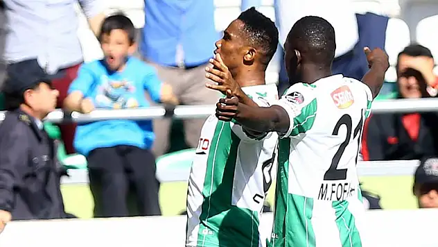 Samuel Eto'o'ya pankartlı destek