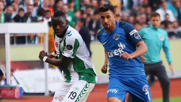 Konyaspor'da Moke sağa geçti