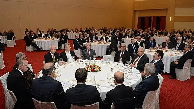 Erdoğan eski AK Parti milletvekilleriyle bir araya geldi