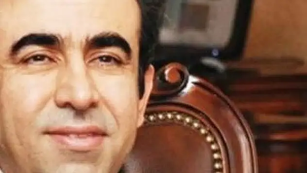 Dinlenen telefona vali çıktı