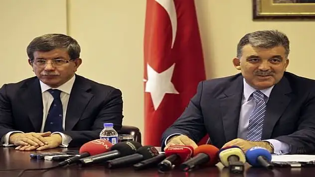 Abdullah Gül ve Davutoğlu görüştü