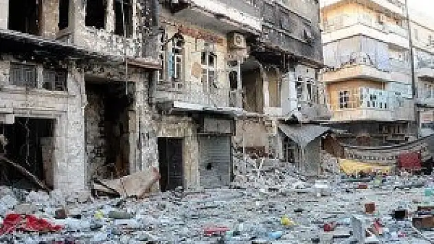 Varil bombaları Halep'i harabeye çevirdi
