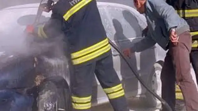 Satın aldığı gün otomobili yandı