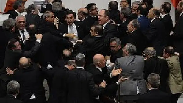 TBMM'de 'HSYK' kavgası