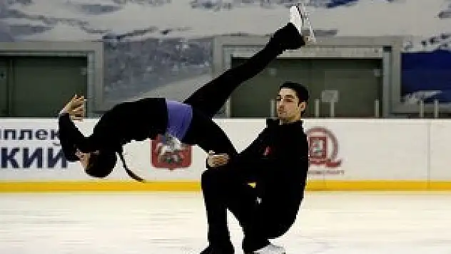 Türkiye'nin olimpiyatlardaki ilk buz dansı çifti