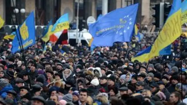 Meydanlar boşalmayacak