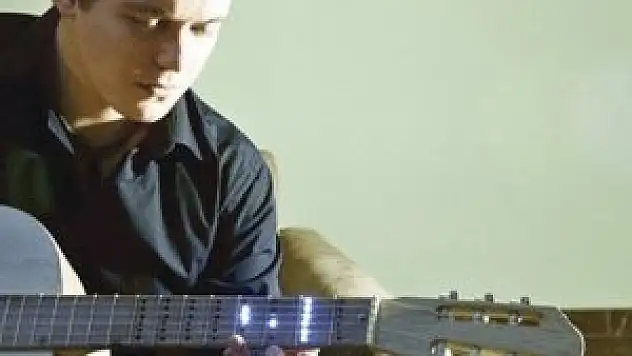 TÜBİTAK destekli 'akıllı gitar'