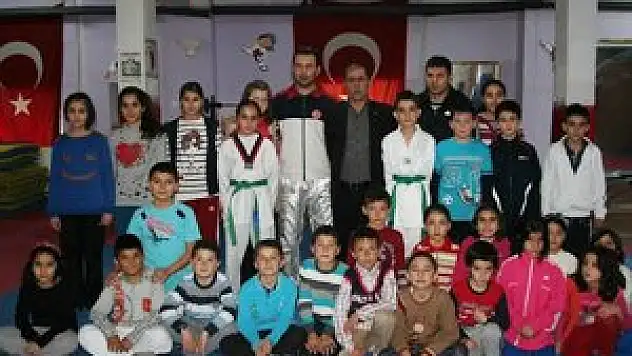 Beyşehir'de tekvando kursuna yoğun ilgi