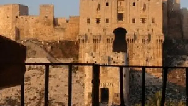 Esed güçlerinin karargahını tünel kazarak havaya uçurdular