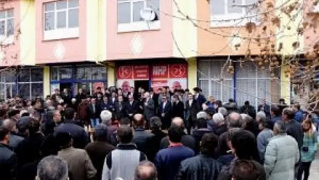 MHP Sarayönü seçim bürosu açıldı