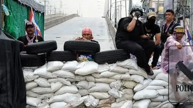 Tayland'da gösteriler devam ediyor