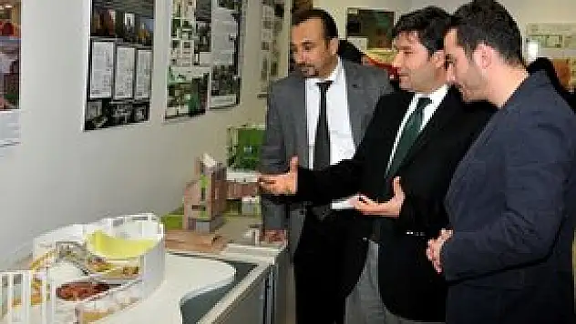 Güzel Sanatlar Fakültesi öğrencileri eserlerini sergiledi