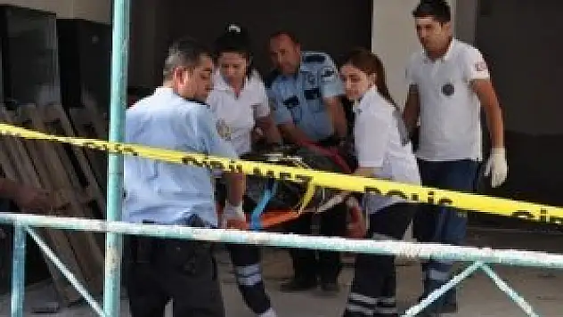 İnşaattan düşen işçi öldü