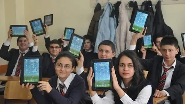 Konya'da Eğitim'de Fatih Projesi tablet dağıtım töreni