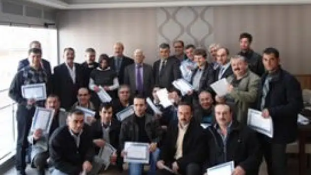 Üreticilere Arıcılık Eğitimi Katılım Belgesi verildi