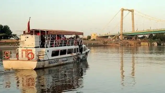 Çatışmalardan kaçmaya çalışan 150 kişi Nil'de boğuldu