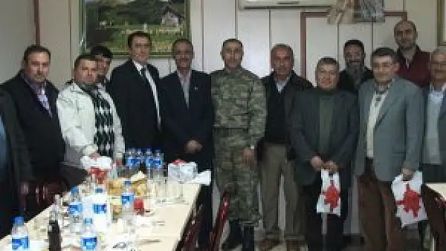 Muhtardan, ihtiyar heyetine plaket