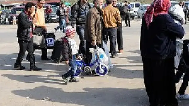 Suriye'den kaçış sürüyor