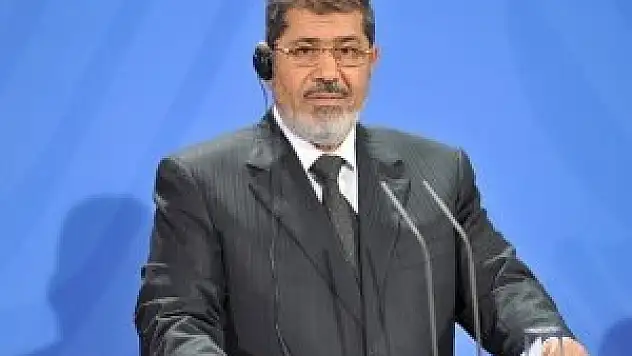 Mursi, Tora Hapishanesi'ne nakledildi