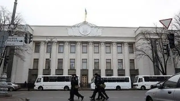 Ukrayna'da yetki Meclis Başkanı Turçinov'da