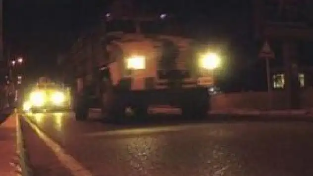 Sınıra 'Kirpi'lerle Asker Sevkiyatı