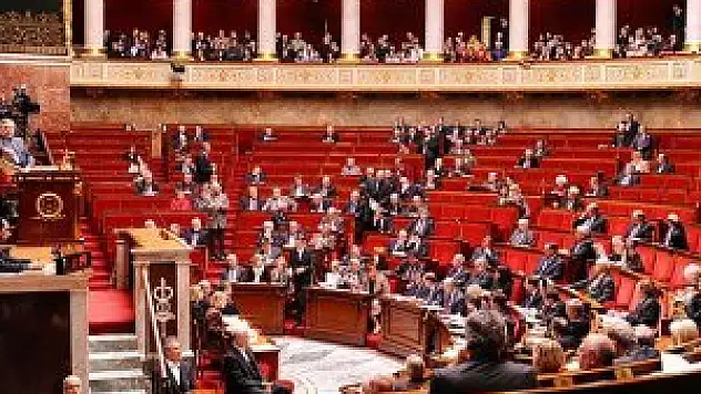 Fransa'da sol ittifak içinde çatlak