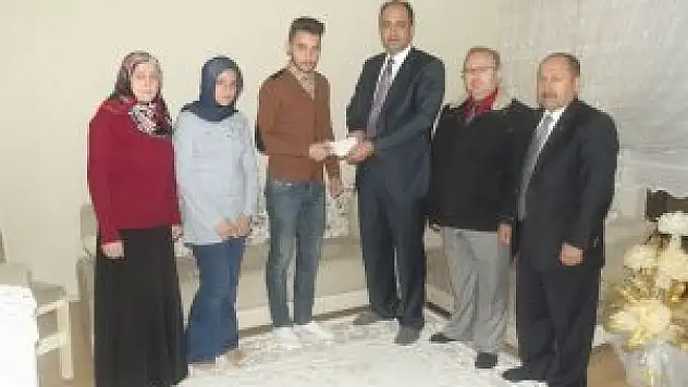 Hayatını kaybeden Bem-Bir-Sen üyesinin ailesine, sigorta çeki