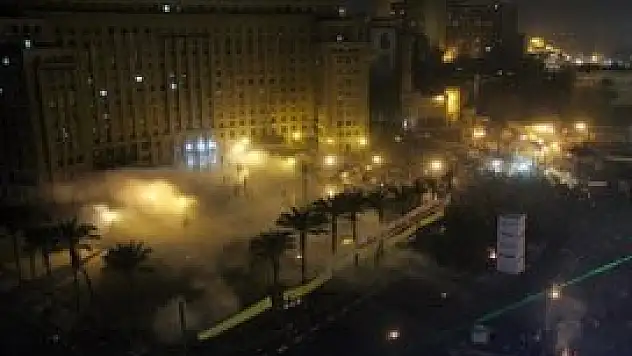 Devrimin yıl dönümünde gerginlik