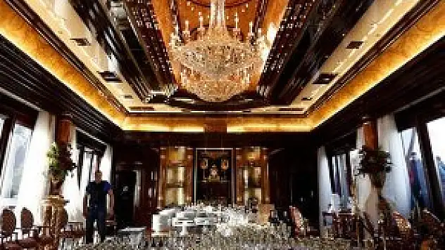 Ukrayna'da Avrupa Birliği destekli darbe sonrası Cumhurbaşkanlığı Sarayı talan edildi