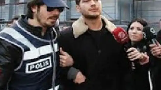 Çağatay Ulusoy'un gözaltı Twitter'ı salladı!