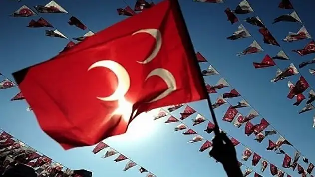 Adaylıktan istifa etti, MHP'de liste değişti