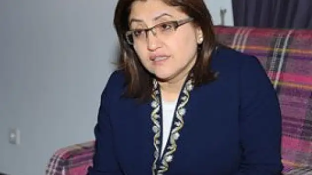 Kadının önündeki engeller kaldırılıyor