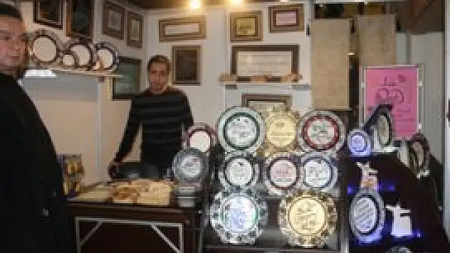 Kulesite'de Türk sanatı eserleri sergileniyor