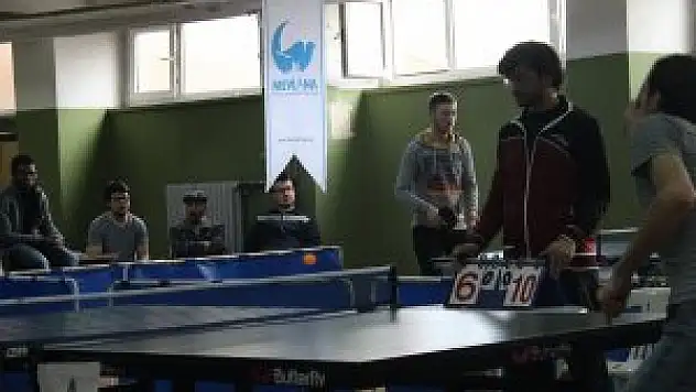 Yabancı öğrenciler masa tenisinde ter döktü