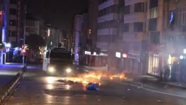 Kadıköy'de eylemciler Ziraat Bankası'nı yağmaladı