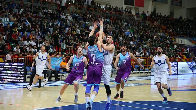 Selçuklu Basket havlu attı!
