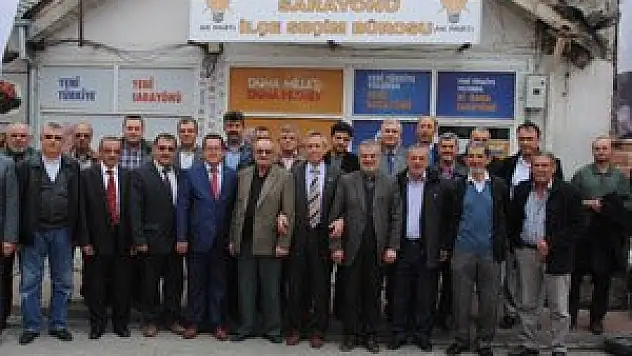 Nafiz Solak, AK Parti Belediye Meclisi üyesi adaylarıyla buluştu