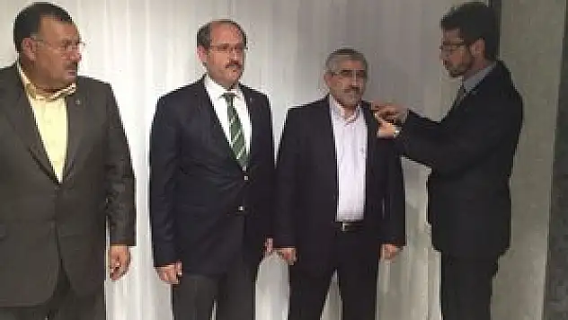 İbrahim Kocabaş, partisinden istifa ederek AK Parti'ye geçti