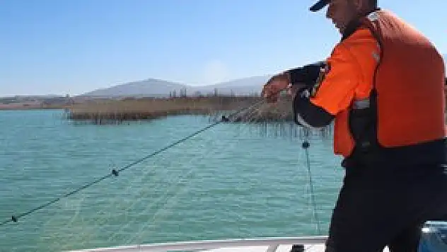 Jandarma Beyşehir Gölü'nü kirlilikten kurtarıyor