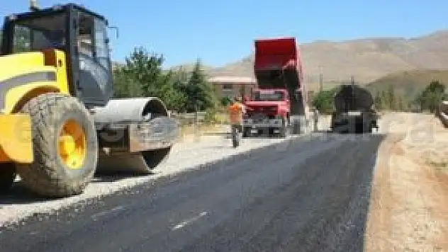 Uygun hava şartları yol yapım çalışmalarını yeniden başlattı