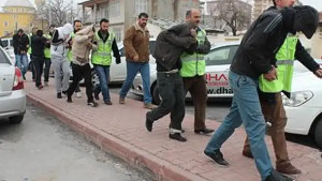 Hırsızlık zanlıları yakalandı