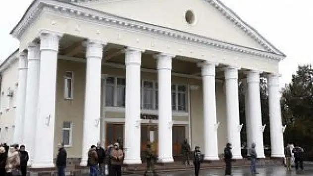 Kırım'daki olaylar barışçıl yolla çözülsün